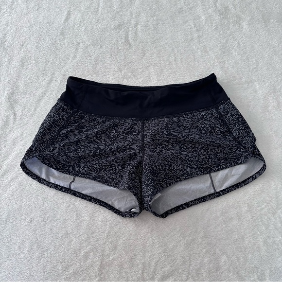 Lululemon Speed Short 4-way Stretch 2.5" Daisy Dust Alpine White Black Size 2 - Picture 4 of 13